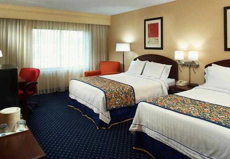 Courtyard By Marriott Cleveland Willoughby Hotel Bagian luar foto