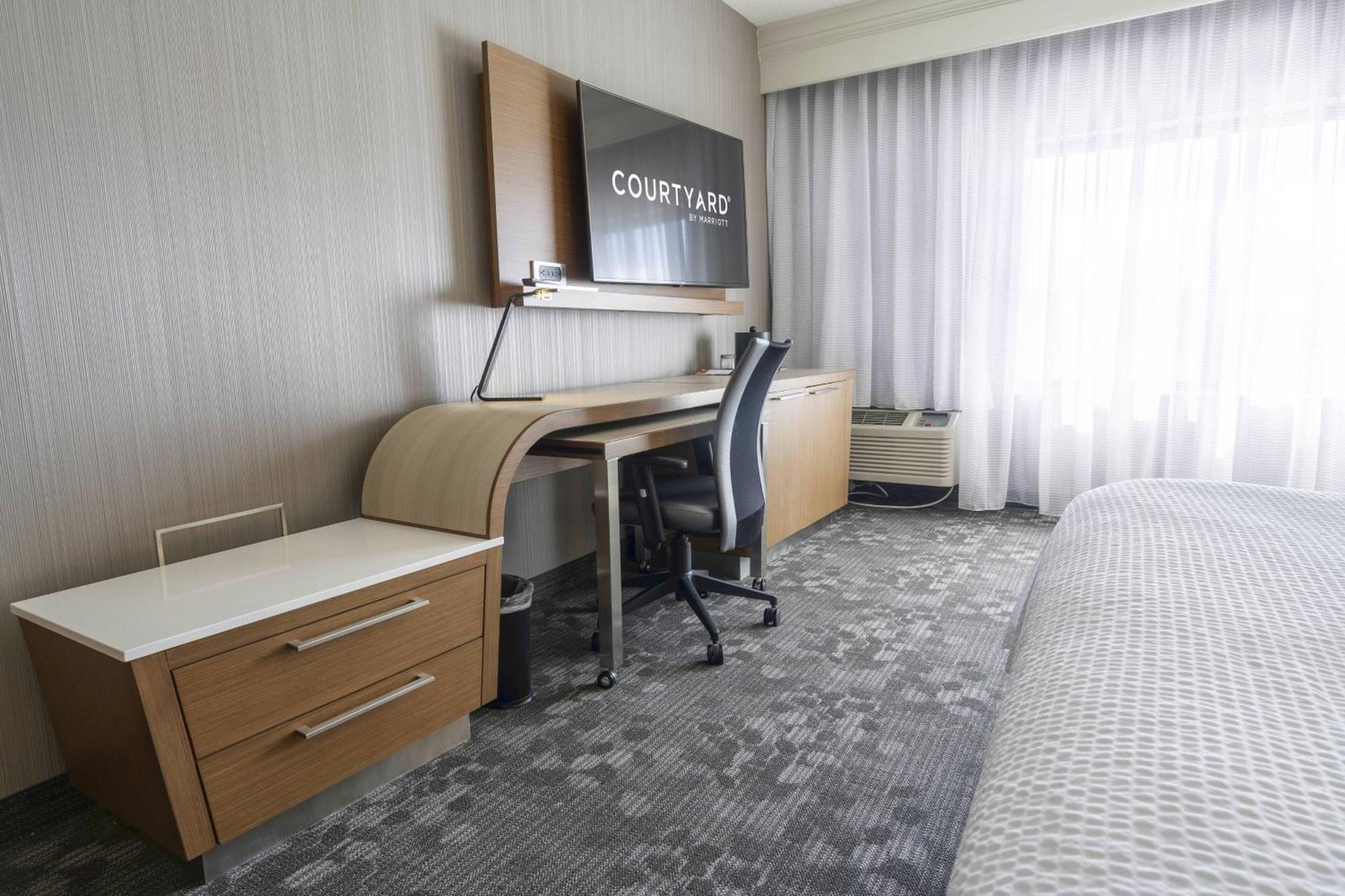 Courtyard By Marriott Cleveland Willoughby Hotel Bagian luar foto